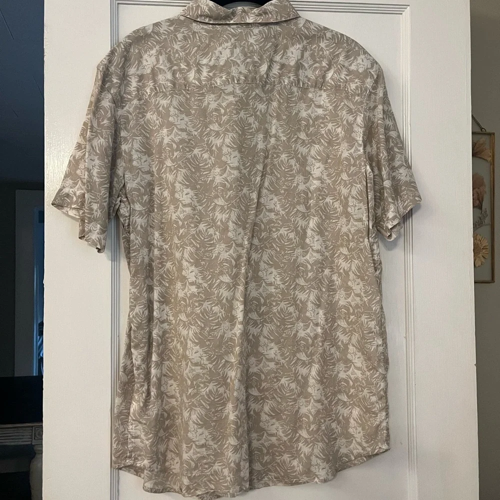 Columbia Button down - Picture 2 of 2